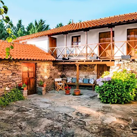 Dos Cedros Hébergement de vacances *